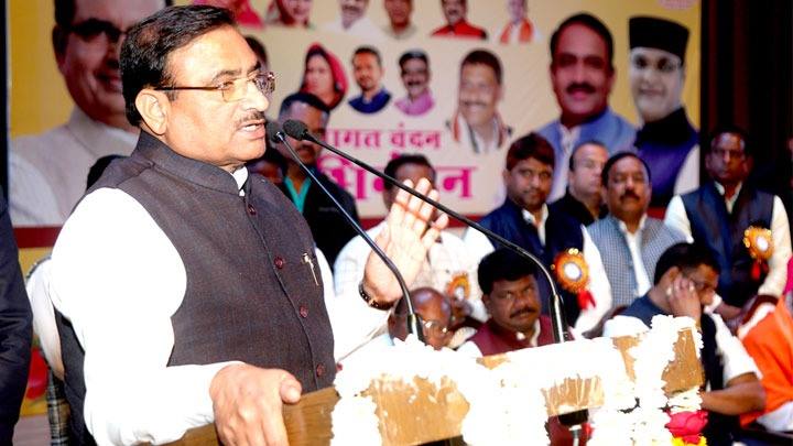 नगरीय निकायों में आउटसोर्स व्यवस्था को समाप्त करेंगे : नगरीय विकास मंत्री श्री सिंह